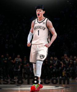 曾凡博签篮网，跑龙套还是真有戏？