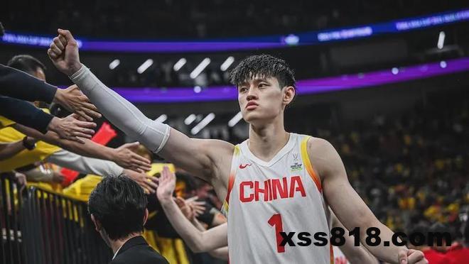 曾凡博签篮网，跑龙套还是真有戏？