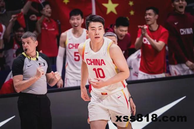 时隔10年全胜出线，中国男篮收获了什么？